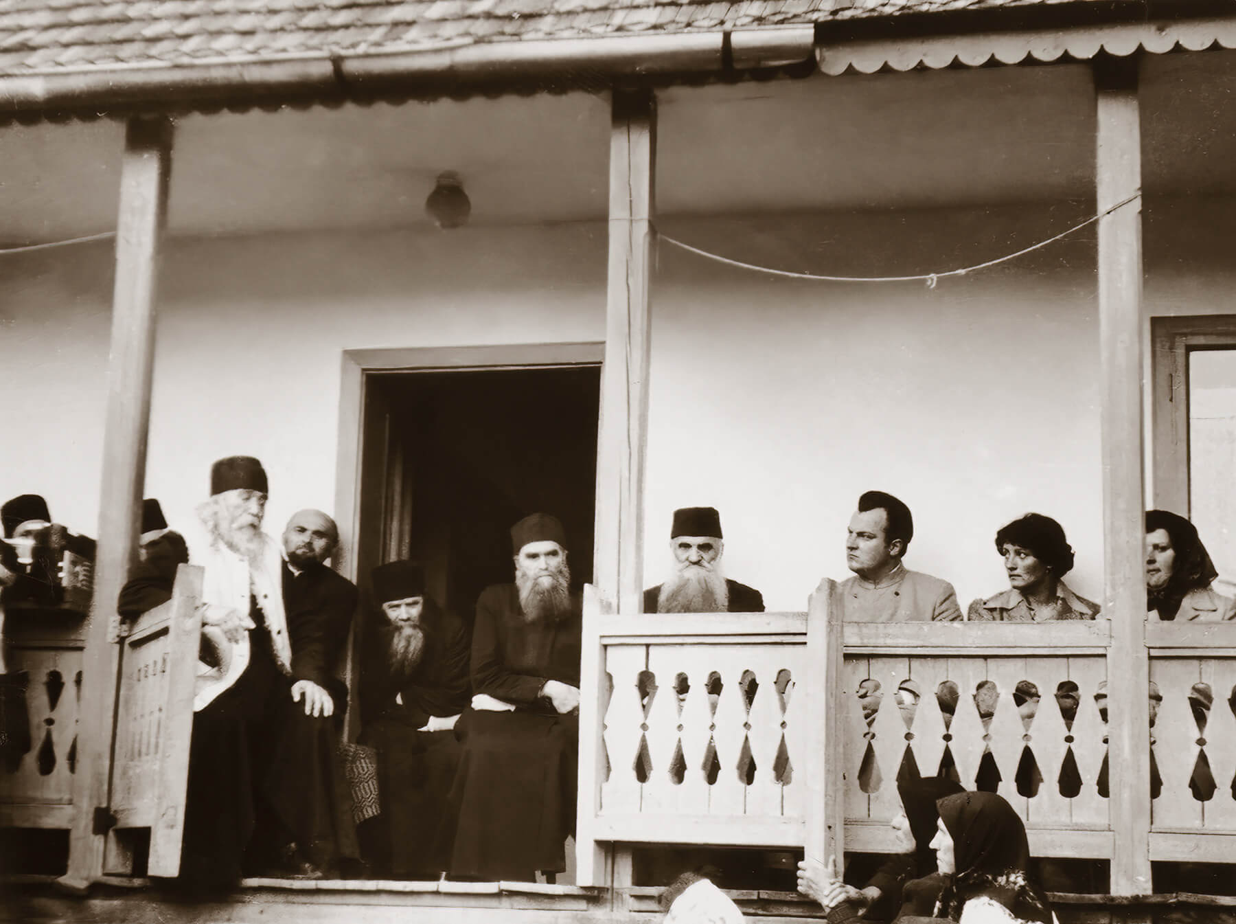 Arhim. Cleopa Ilie, Ieroschim. Varsanufie, Arhim. Iachint Unciuleac și Arhim. Ilarion Argatu, la Mănăstirea Sihăstria.