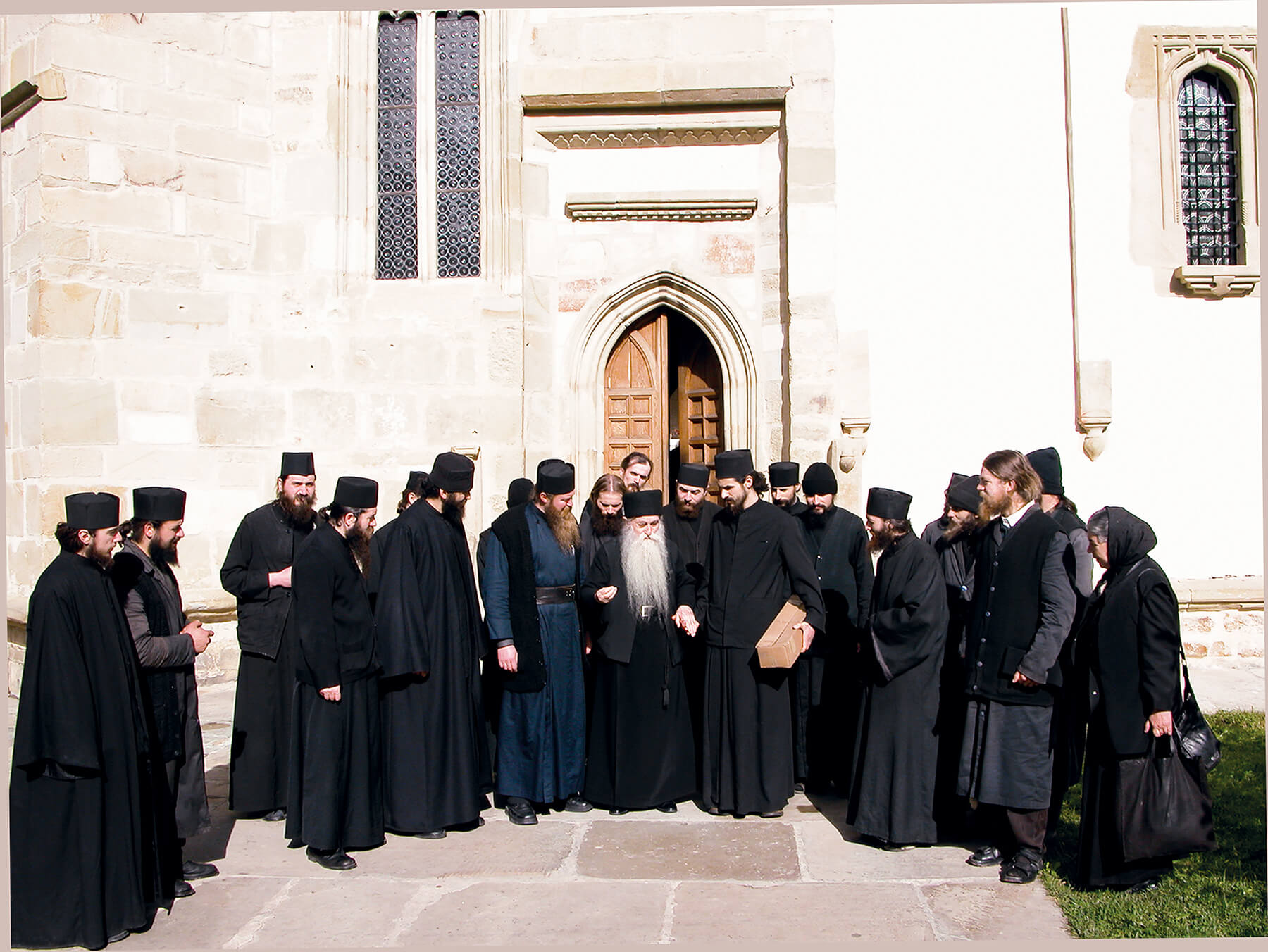Arhim. Arsenie Papacioc la Mănăstirea Putna, 2003.